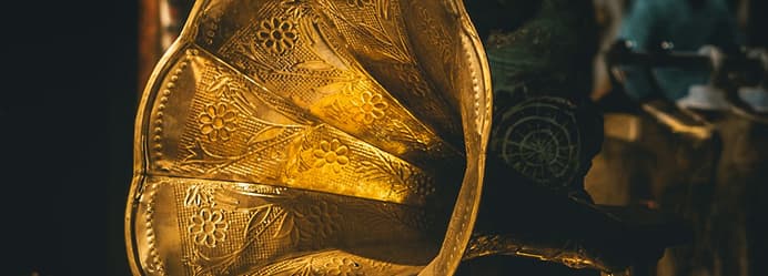 Unlocking the Past: How to Identify Authentic Victorian Antiques